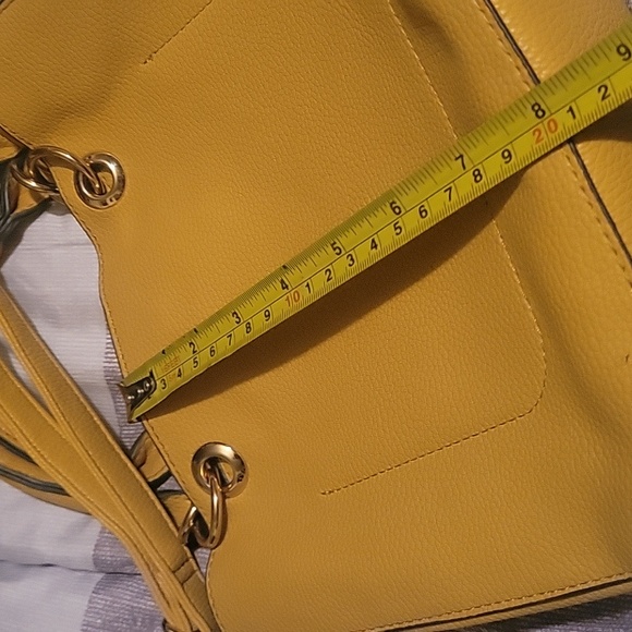 Marc New York Yellow Leather Luxury Bag. Minmal Call Outs, Style, Sophistication - Picture 9 of 12